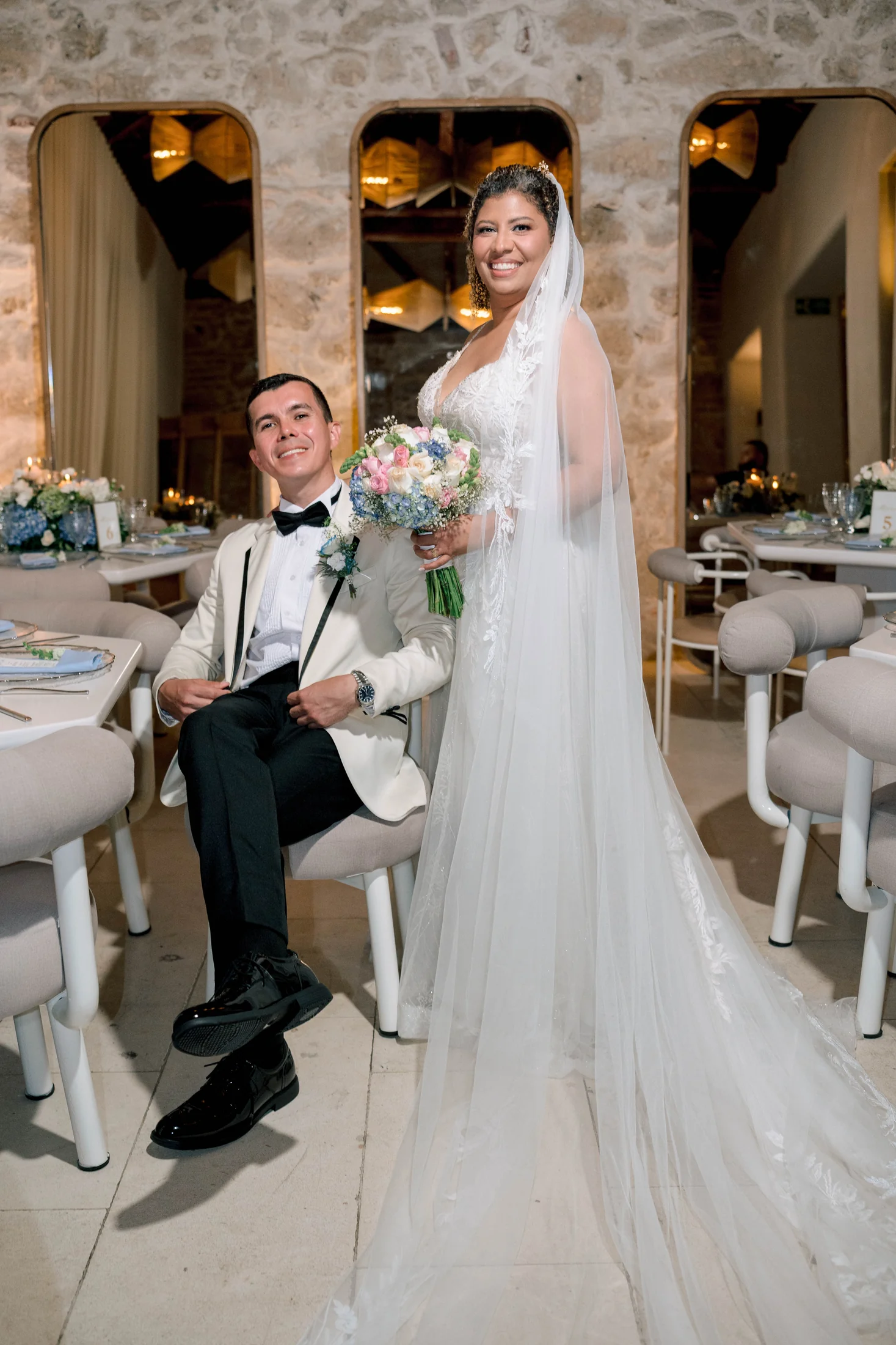 Schelly y José el día de su boda, fotografiados por Omar Fraija