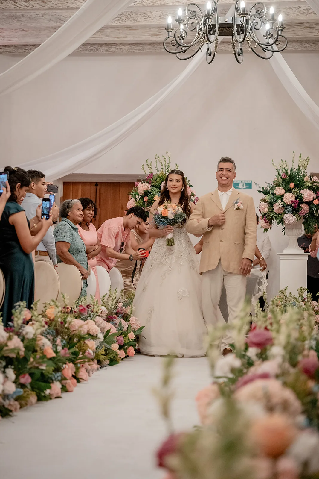 Boda de Vale y Chris — iglesia