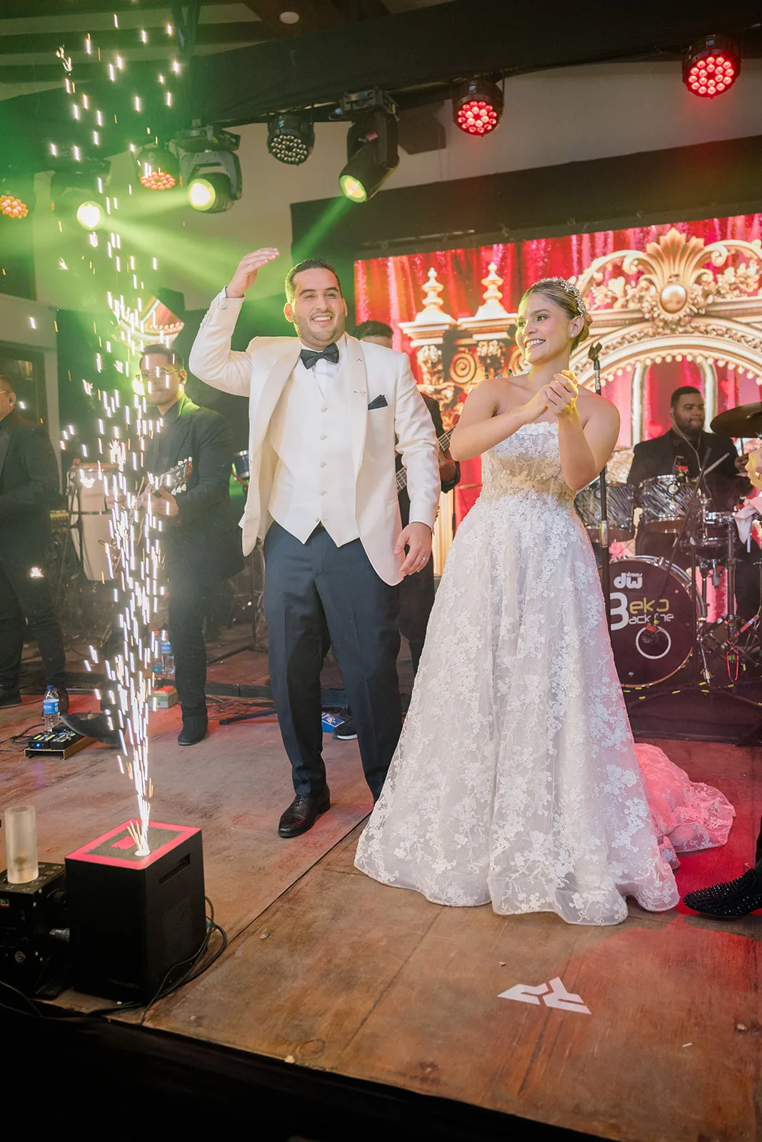 Boda de Vale y Miguel — fiesta